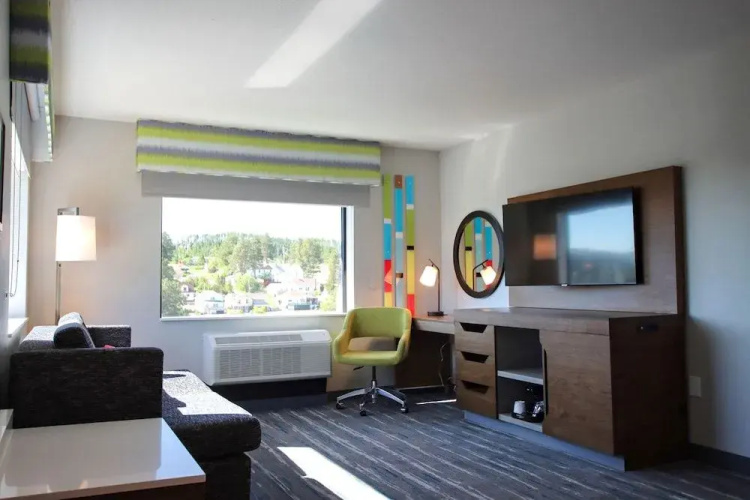 Hampton Inn Lead