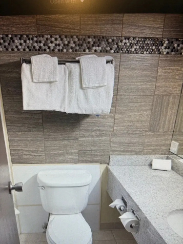 Albany Plaza Hotel