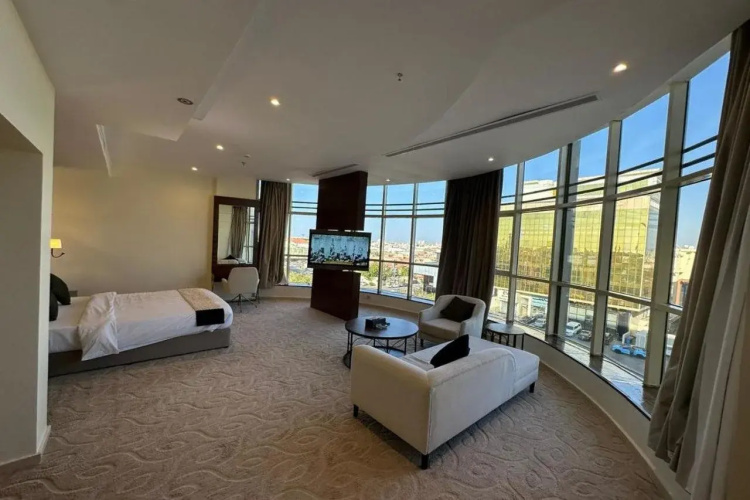 The S Hotel