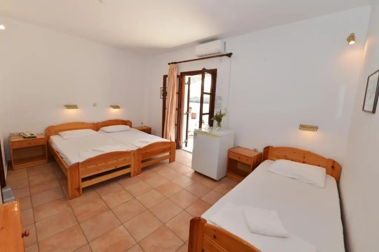Standard Triple room with mountain view