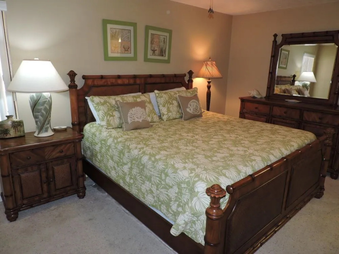 Horizon South by Book That Condo