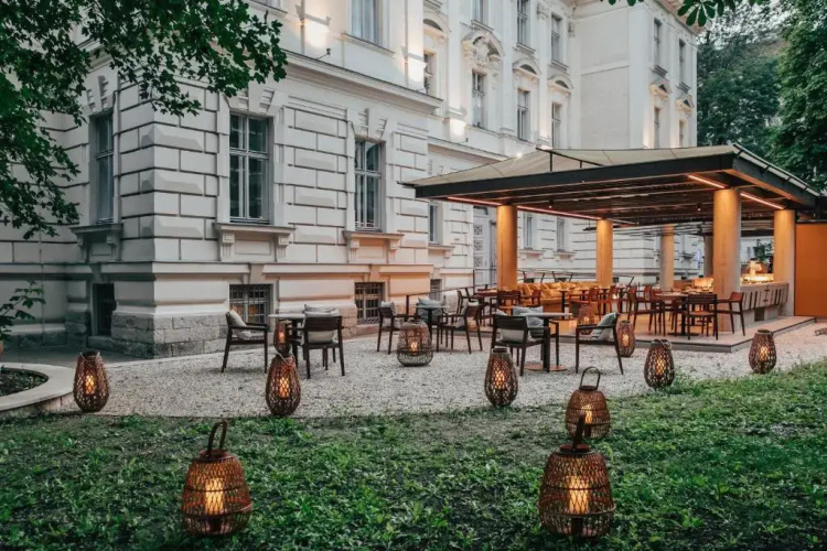 Zola Hotel - Palais de Bohème