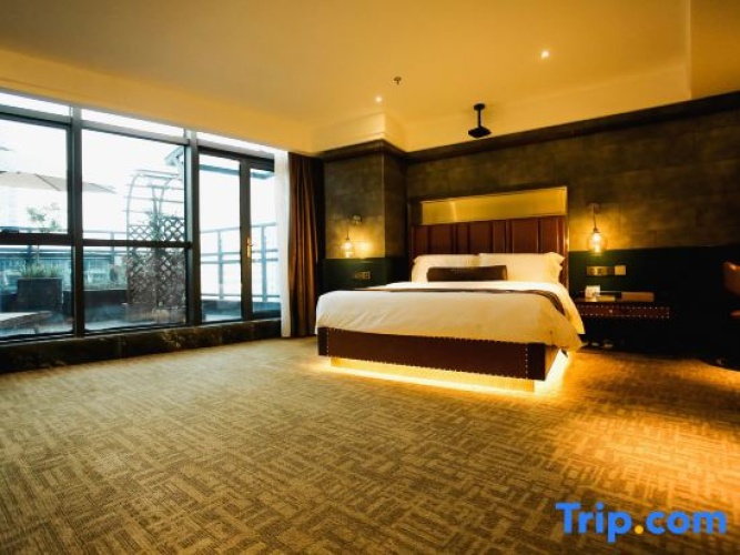 Standard Double room with view