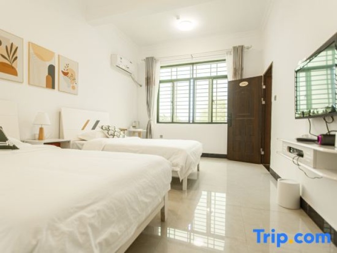 Standard Twin room with mountain view