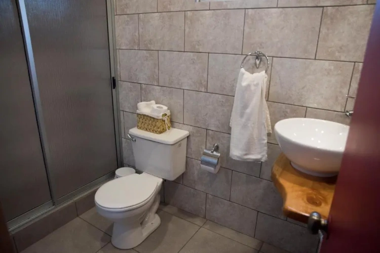 2 Bedrooms Bungalow