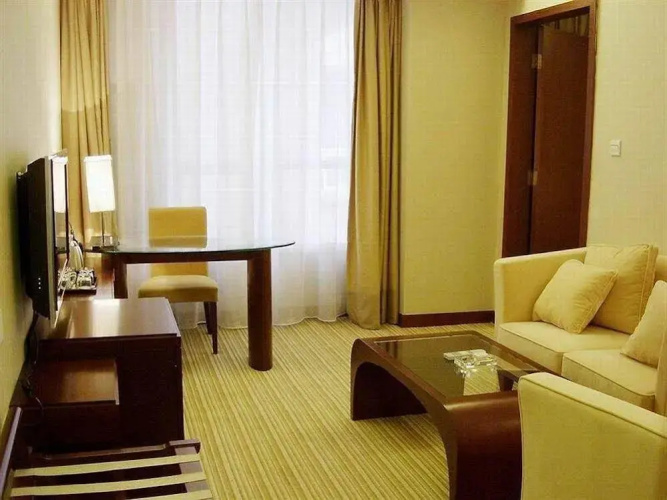 Longzhou Hotel