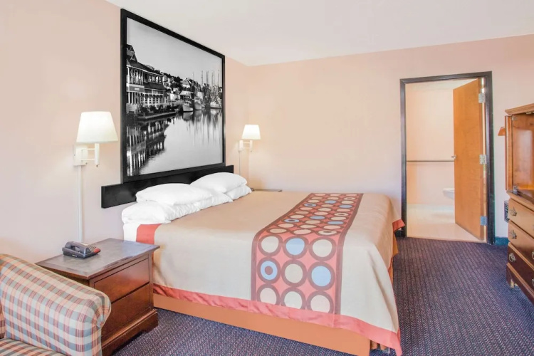 Super 8 Motel - Columbia