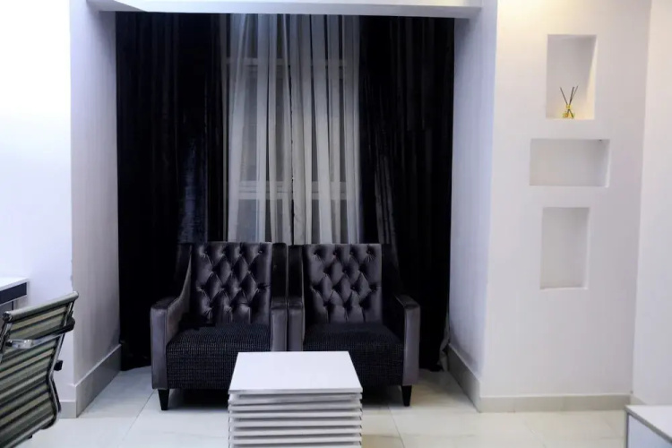Caesar'S Luxury Hotel
