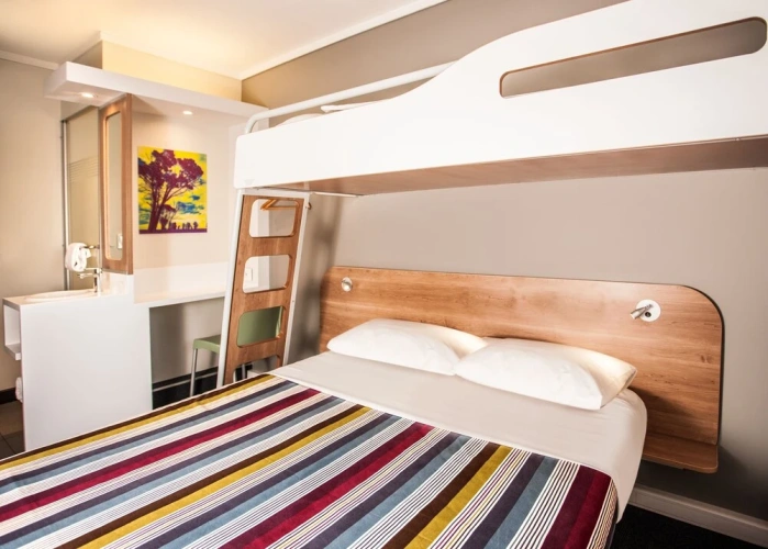 Standard Triple room