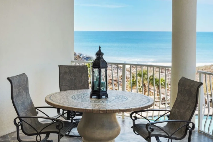 Standard room with balcony and with ocean view