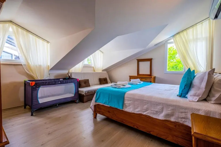 Lilly Villa 1