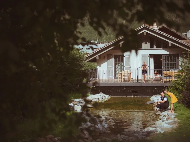 2 Bedrooms Suite with mountain view