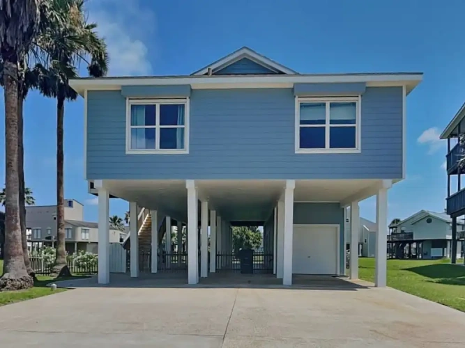 4 Bedrooms Cottage