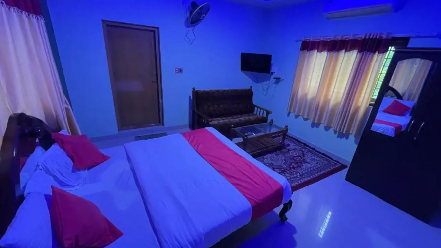 Karapuzha Lakeshore Resort