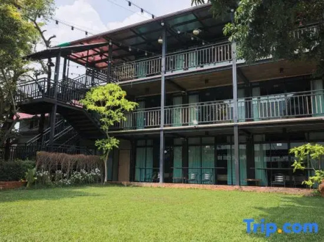 Phuniphat Pool Villa