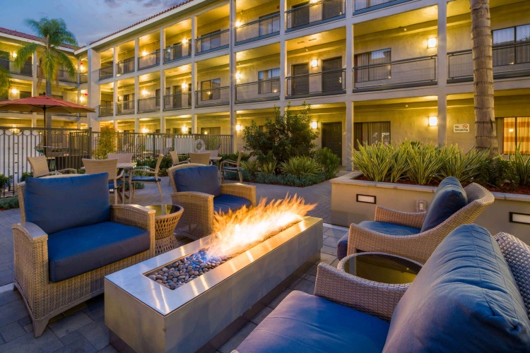 La Quinta Inn & Suites by Wyndham Orange County Airport photo 15