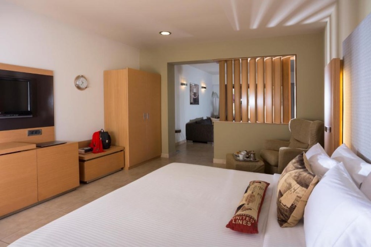 Executive with Private Pool Suite