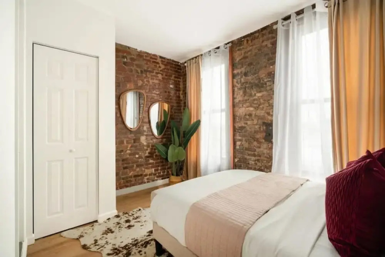 153-5a Charming 2BR LES W D