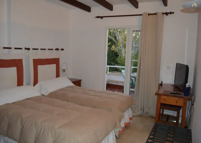 Standard Twin room with balcony