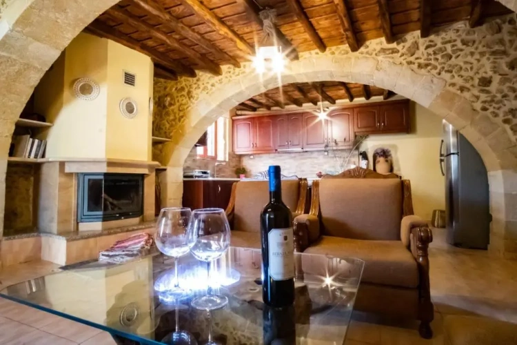 2 Bedrooms Villa