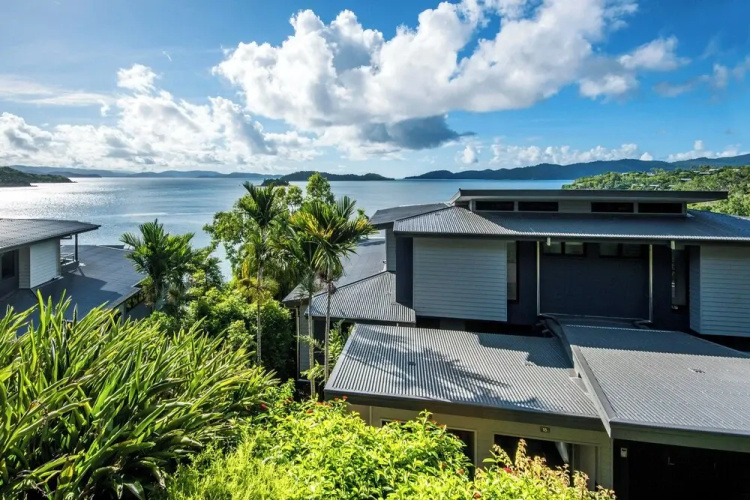 Edge 18 Waterfront Luxury
