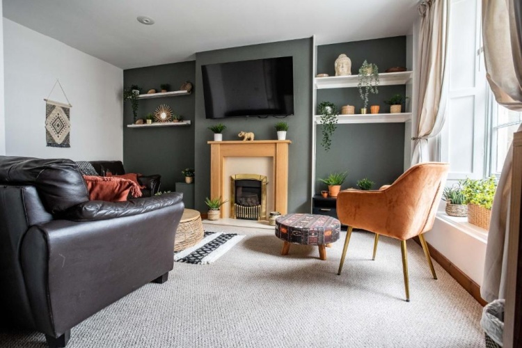 2 Bedrooms Apartment