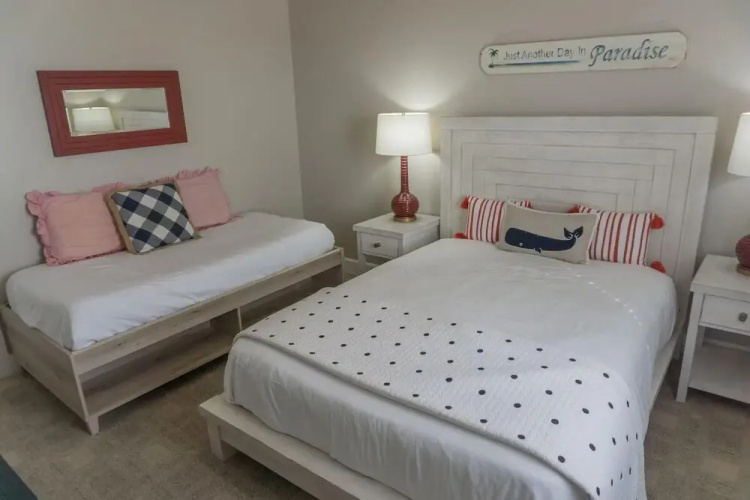 Pavilion Palms 204c