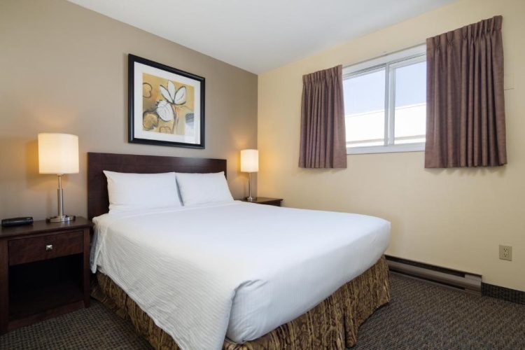 Deluxe Quadruple Suite