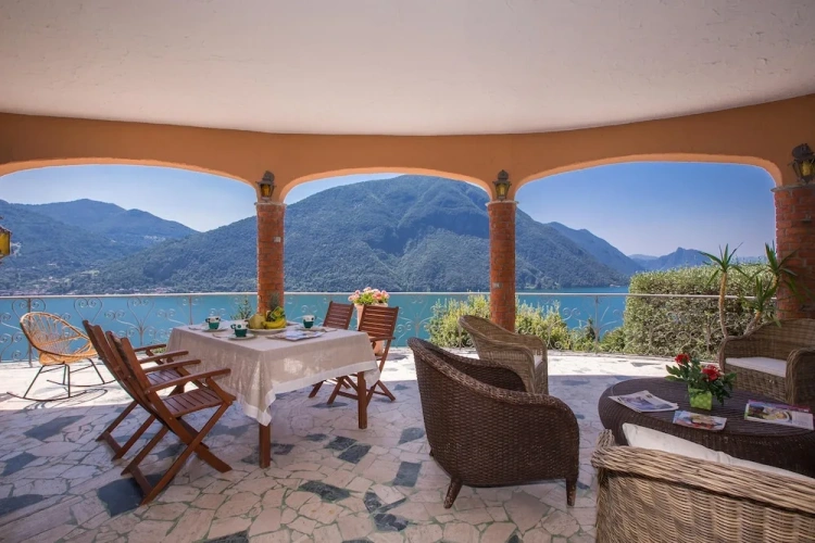 Family Villa with balcony