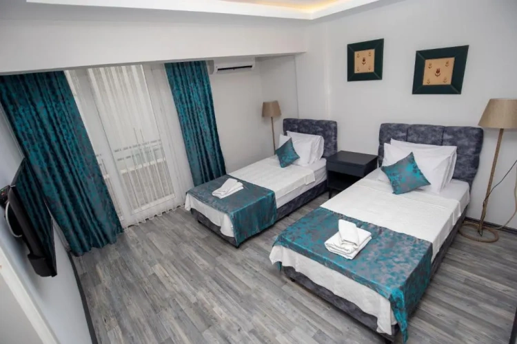 Quadruple Suite