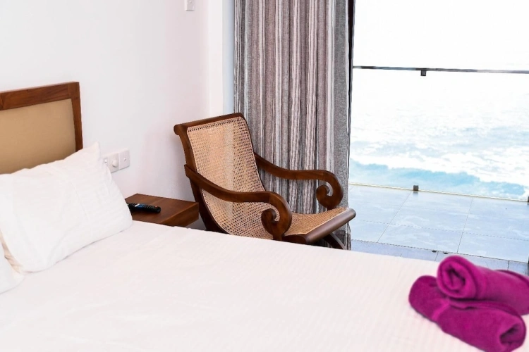 Deluxe Double room with balcony and beachfront