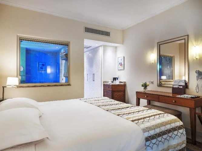 Deluxe Double room with balcony and with partial sea view