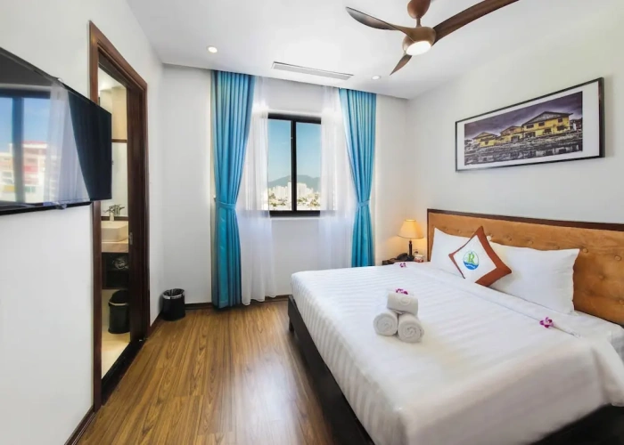 Superior Double room with city view