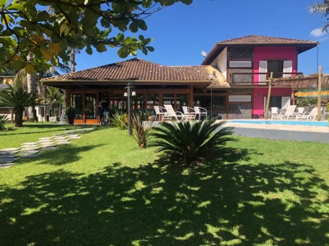 4 Bedrooms Cottage
