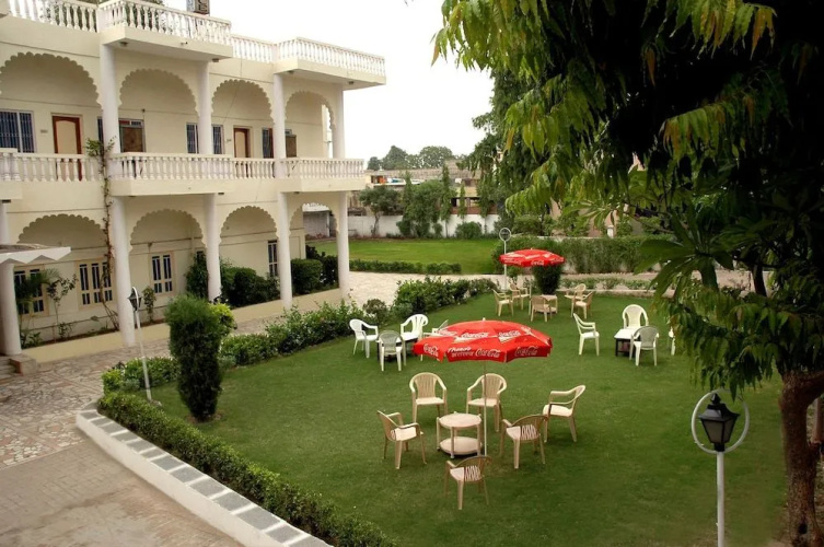 Hotel Saheli Palace