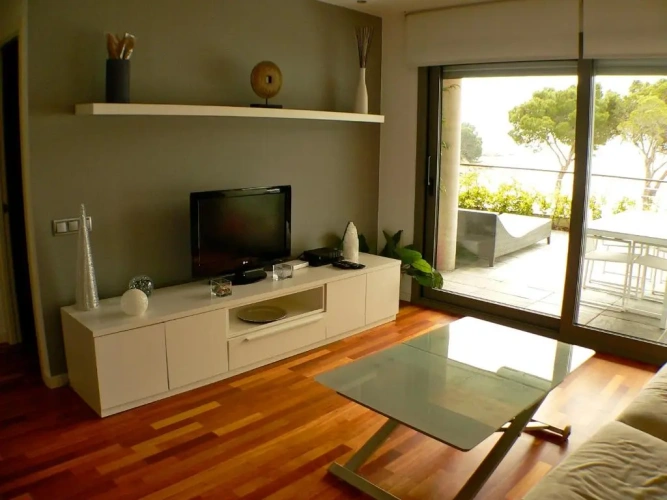 2 Bedrooms Apartment