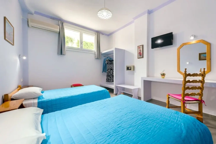 Economy Triple room