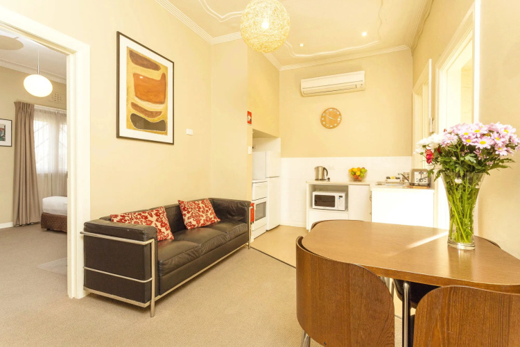 Globe Apartments