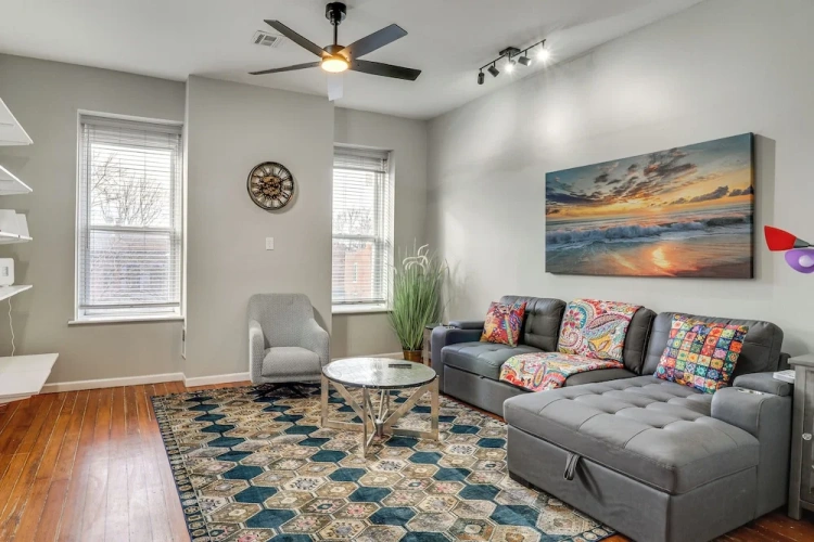 2 Bedrooms Apartment