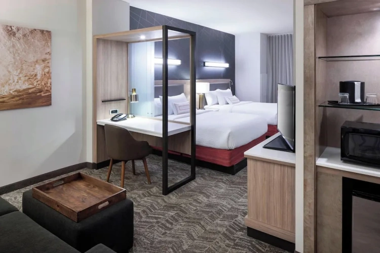 Suite with balcony