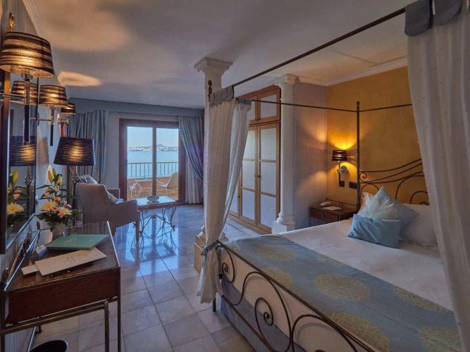 Hotel Petit Cala FornellsOver view