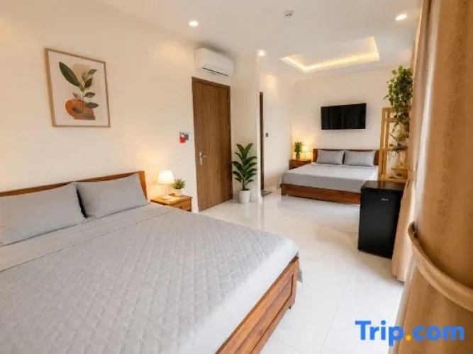6 Bedrooms Villa