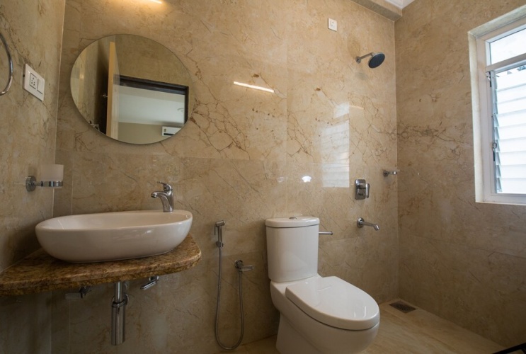 Deluxe room with balcony and with partial sea view