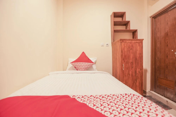 OYO 151 Cherish Residence