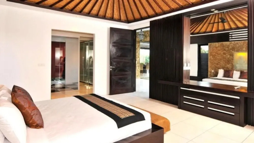 Modern Family Villa