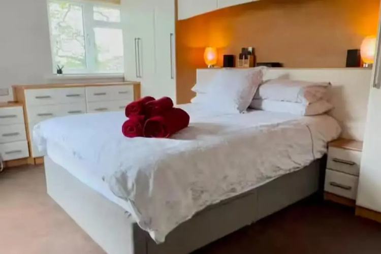 3 Bed-sleeps 6-hot Tub-pet Friendly-parking
