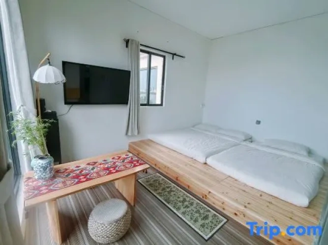 Standard Twin room with lake view