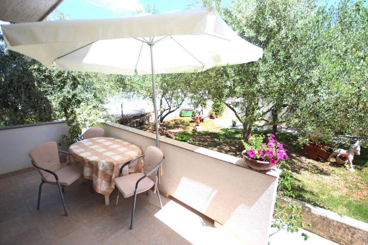 1 Bedroom Apartment with garden view