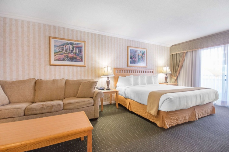 Quality Inn Downtown Inner Harbour photo 8