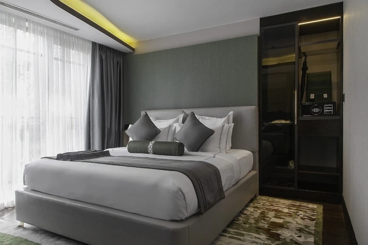 Deluxe Suite